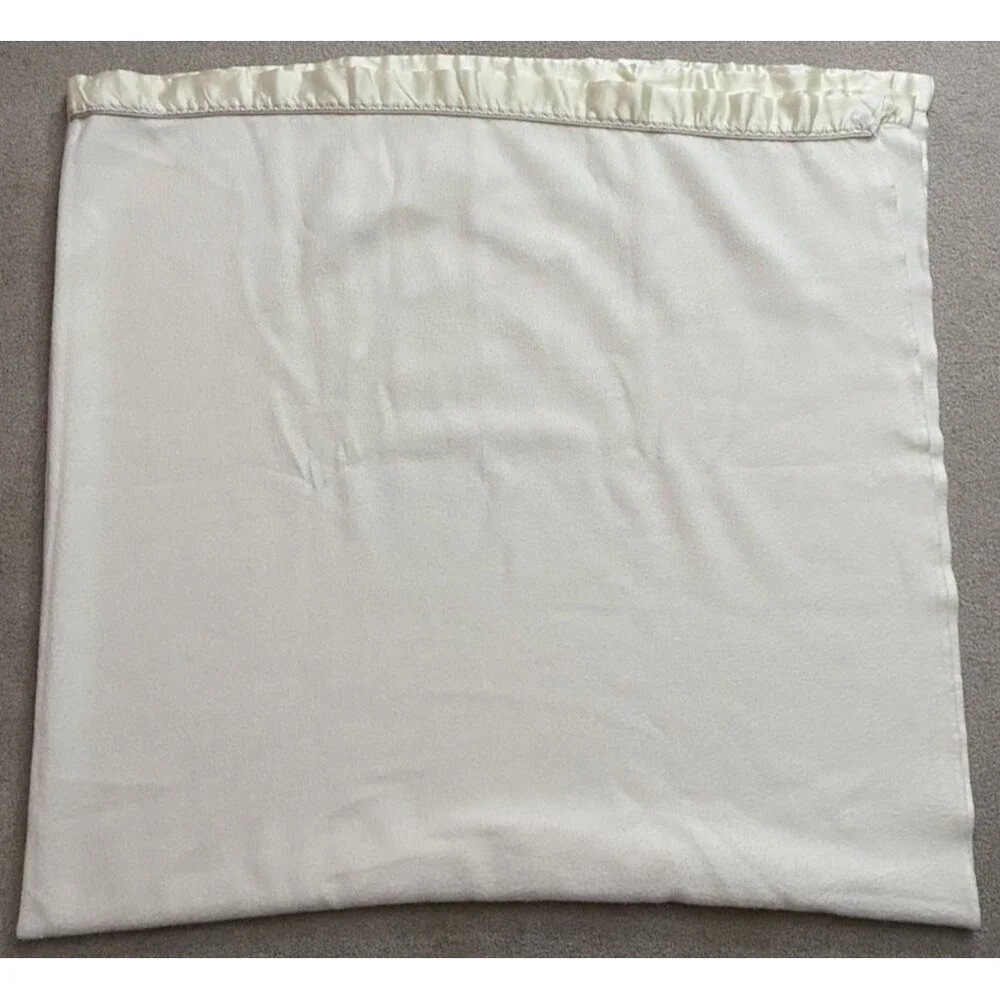 Vintage Betty S Cream Ivory Satin Trim Fleece Blanket 85x90 USA